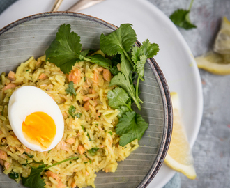 Oodi munalle – Kedgeree savulohesta