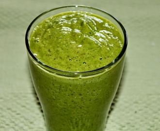 Matchalla maustettu vihersmoothie