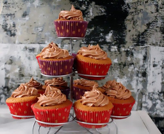 Sticky Gingerbread Cupcakes (Piparkakku Kuppikakut)