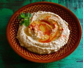 Hummus ja baba ghanoush, kirja-arvostelu