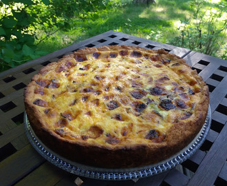 Leipäjuusto-poropiirakka/ Bread Cheese-Reindeer Pie (26 cm)