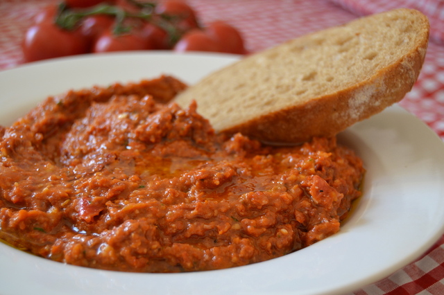 Pesto Arrabbiata – Vihainen tomaattipesto