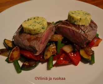 Grillipihvi grillatulla kasvipedillä