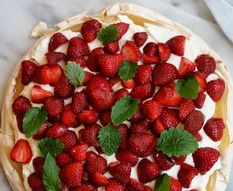 Pavlova lemon curdilla