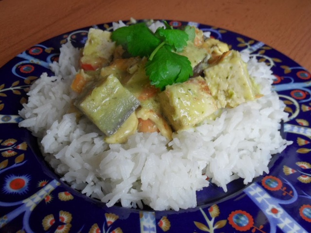Vihreä thaicurry tofusta
