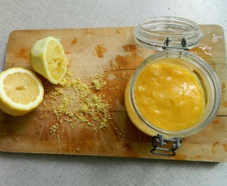 Lemon curd eli sitruunatahna