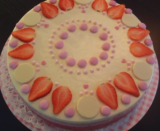 Mansikkainen prinsessakakku/Strawberry Princess Cake