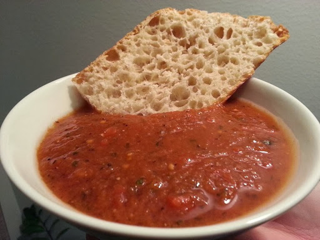 Gazpacho eli kylmä tomaattikeitto