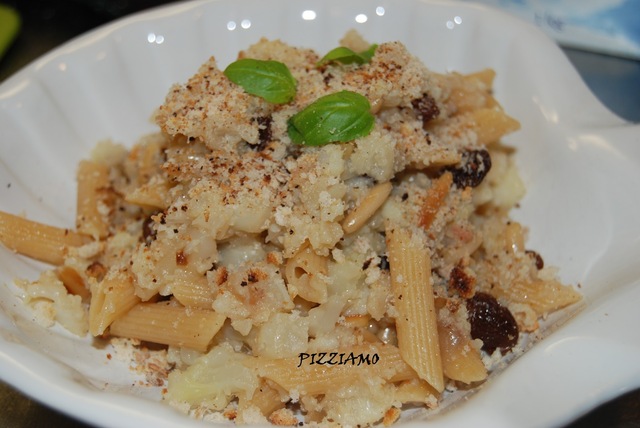 Syksyinen kaaliherkku Sisiliasta: pasta con cavolfiore - pastaa kukkakaalin kera