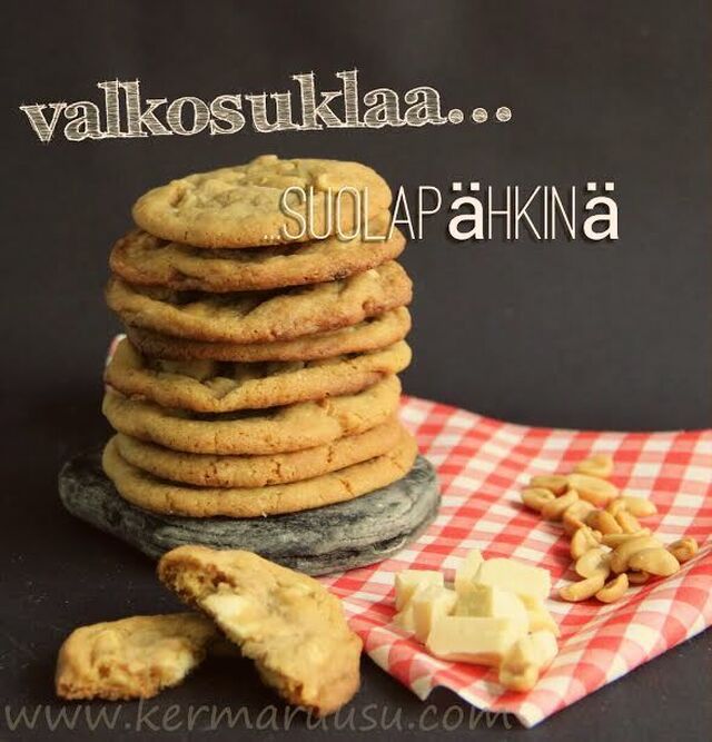 Valkosuklaa-suolapähkinä cookies
