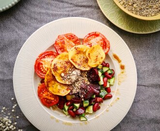 Persimon-punajuurisalaatti ja herkullinen salaatinkastike (M, G)