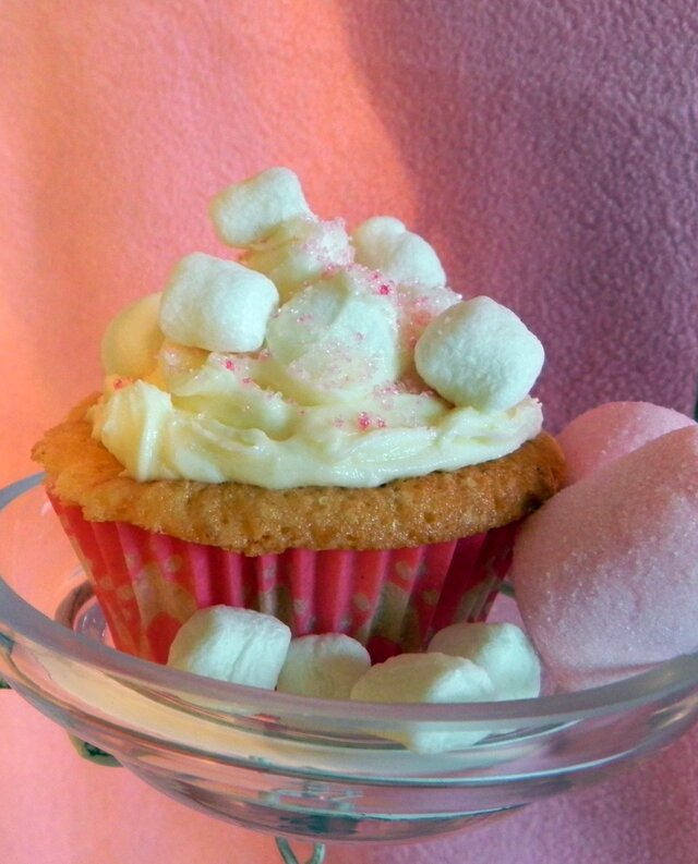 Vaahtokarkki muffinssit/Marshmallow cupcakes