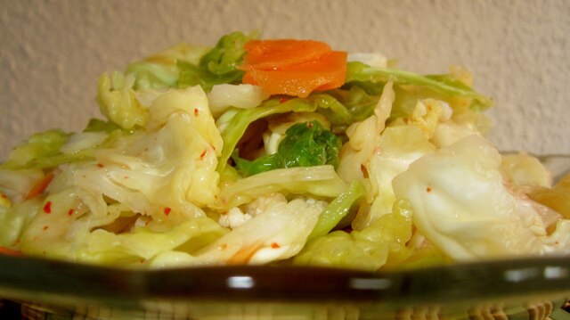 Kimchi- Inspired Pickled Cabbage – Kimchi- Inspiroima Säilötty Kaali