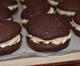 Suklaiset whoopies´it