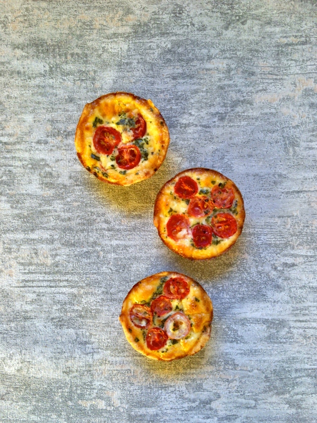 Koko Suomi leipoo – ja minä myös – osa 2: Pikkuiset tomaatti-vuohenjuustoquichet