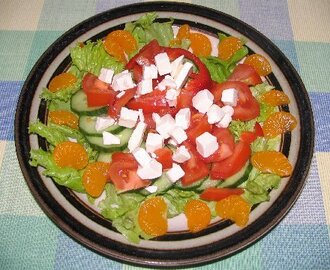 Kevyesti salaattia
