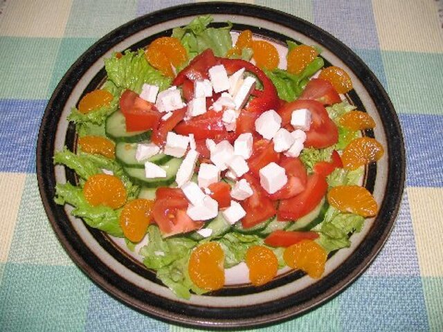 Kevyesti salaattia