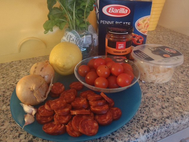 Chorizo- kastike pastalle