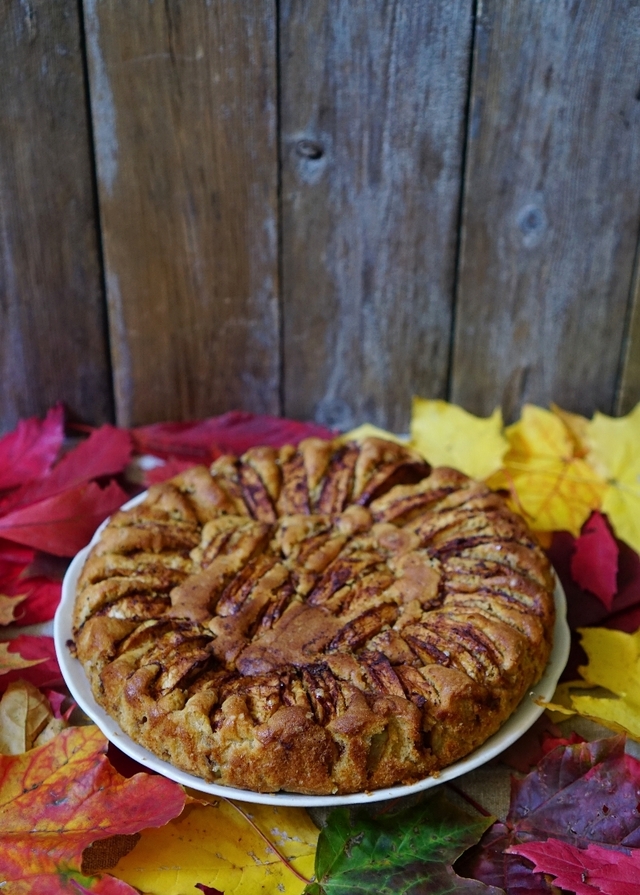Syksyinen omenakakku | Autumn apple cake