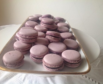 Makuhermoja kutkuttavat Lilat macaron leivokset