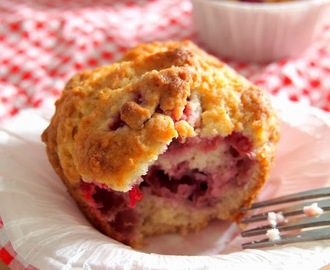 Raspberry Breakfast Muffins - Vadelmaiset aamiaismuffinit