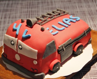 Paloauto on punainen ja se on kakku