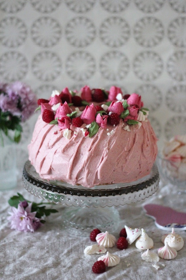 Ruusuinen kakku