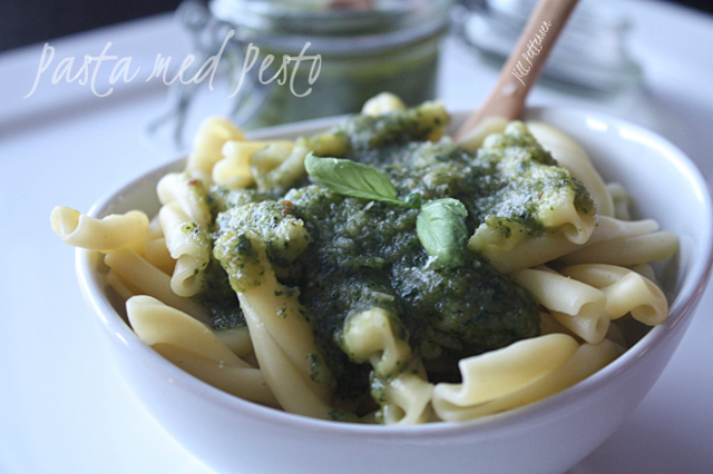 Hjemmelaget pesto - oppskrift