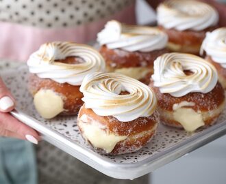 LEMON MERINGUE DONUTS