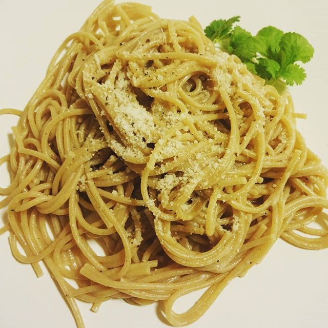 Cacio e pepe / Spaghetti med ost & pepper ♫♪