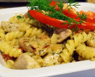 Fusilli med kylling i pestosaus