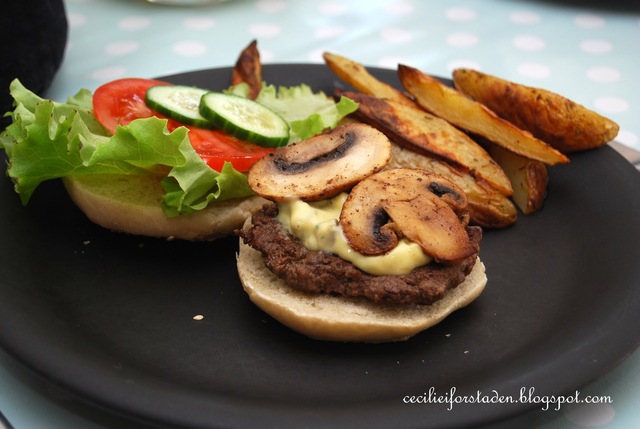 Hjemmelagde hamburgere, hjemmelagd tilbehør