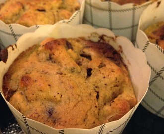 Muffins med epler, sjokolade og kanel