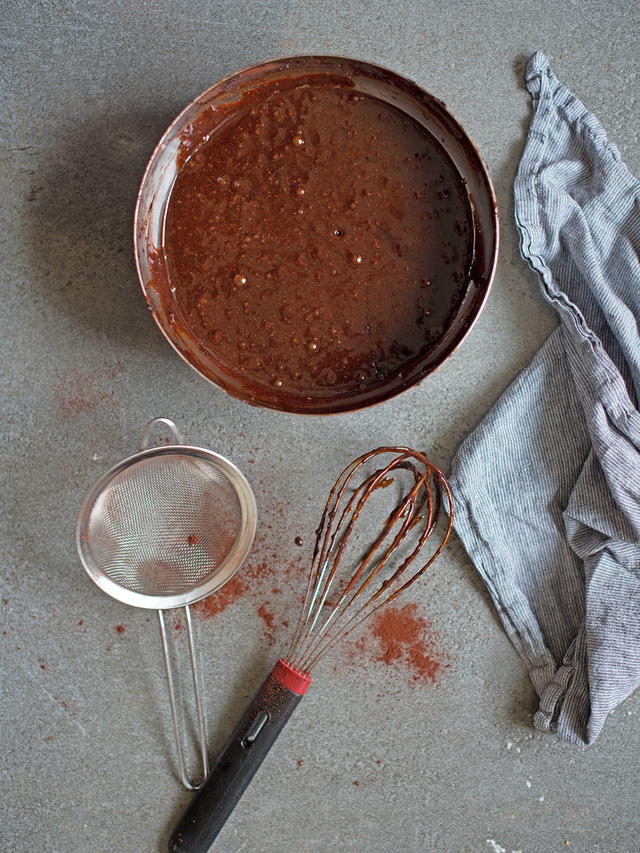 Brownies med deilig karamellsaus