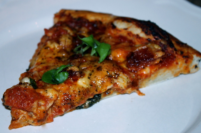 Steinovnsbakt pizza med chorizo