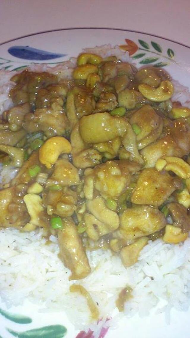 Kinesisk cashew-kylling med ris