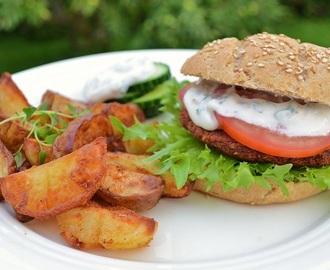 Tandooriburger med ovnsbakte poteter