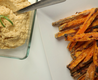 SPRØ SØTPOTETFRIES MED HUMMUS