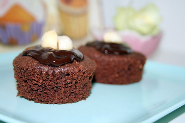 Sjokolade cupcakes toppet med deilig Ganache krem