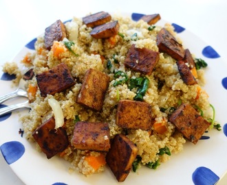 Bakt tofu med quinoa, kikerter og grønnsaker﻿