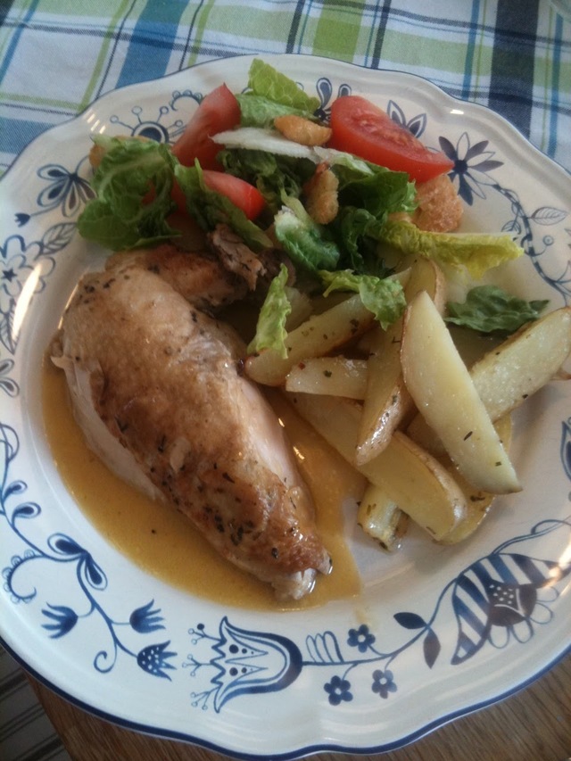 Sitron kylling med potetbåter og salat
