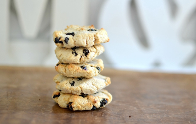 Safari-style blueberry cookies