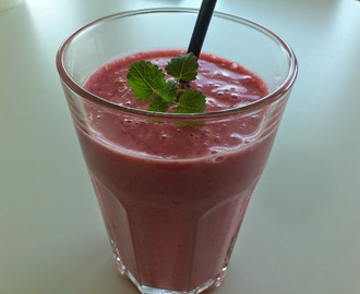 ROSA SMOOTHIE MED GRESK YOGHURT