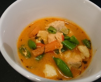 THAI RED CURRY MED LAKS OG TORSK