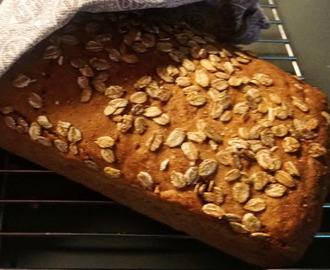 Brød med Emmer og rugflak