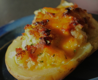 Twice baked potatoes – dobbelbakte poteter med cheddar og bacon