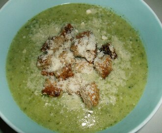 Brokkolisuppe m/parmesan og krutonger