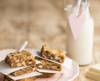 Blondies med hvit sjokolade og mandler