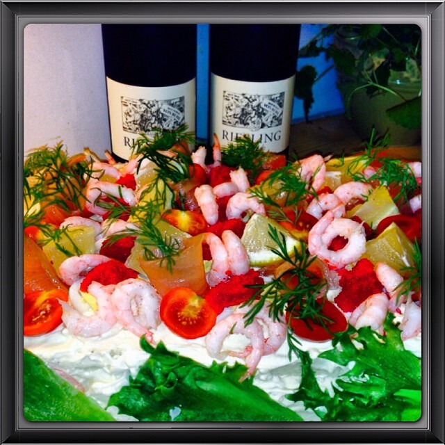 Smørbrødkake med reker, kreps & laks ♪♫¸♥¸♫