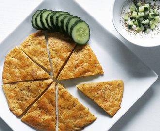 Oregano-havrebrød med sunn tzatziki!